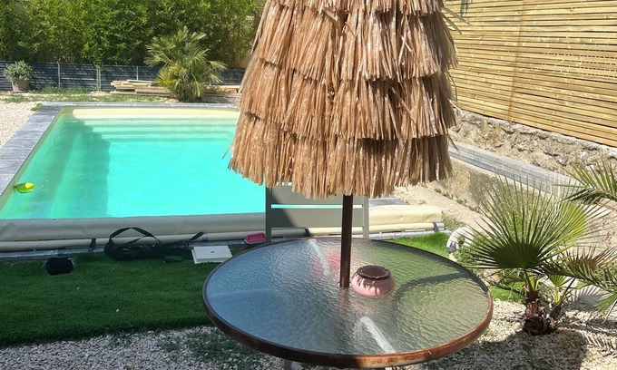 Malemort-du-Comtat Cama Y Desayuno | L'esquirou house type 2