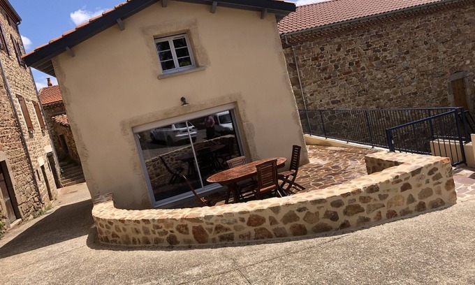 Brioude Sud Auvergne Casa | "L'Estanco warm village house