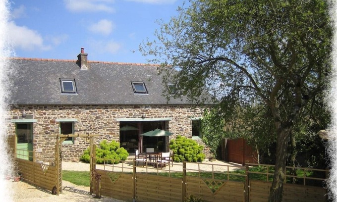 Pommerit-Jaudy Cabaña | L'Etable - Delightful holiday cottage close to the beautiful Pink Granite Coast