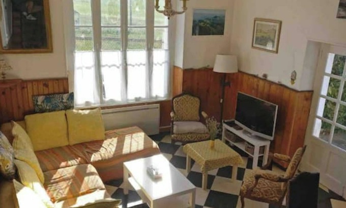 Apchat Casa | L'harmonie, Maison Auvergnate au Cœur des Volcans