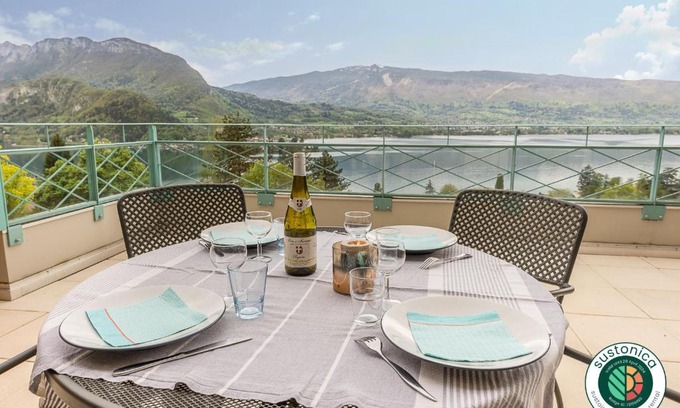 Talloires-Montmin Apartamento | L'Hermitage, 3 appartements avec terrasse, vue lac, parking et PISCINE, LLA Selections by Location Lac Annecy