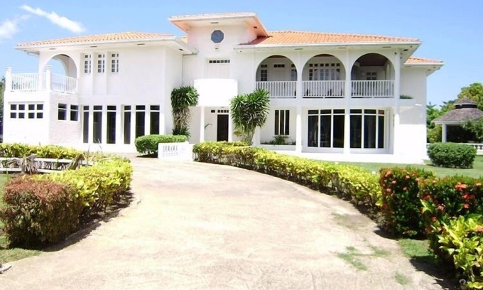 Mammee Bay Estates Villa | L'Horizon una joya en el Caribe con bar junto a la piscina y música