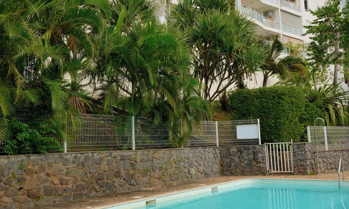 Saint-Denis Apartamento | L'horizon bleu : Sea view, air-conditioning, swimming pool, near airport and hospital for 4 people