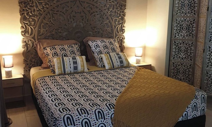 Petite-ÃŽle Apartamento | L'idylle, Jacuzzi Privatif, Idéale Pour les Amoureux