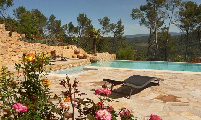 Entrecasteaux Villa | L 'OLIVADE GRAN VILLA RECIENTE CON VISTA PANORÁMICA