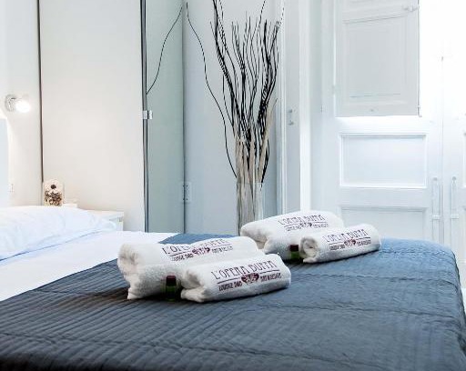 Monte di Pieta Cama Y Desayuno | L'Opera Buffa