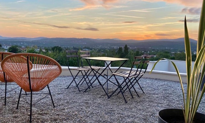Saint-Julien-les-Rosiers Apartamento | L'Orée Cévenole, SPA & Panorama d'Exception