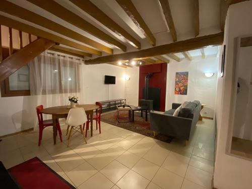 Clefs-Val d'Anjou Casa | L'Oret'Home