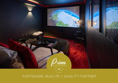 Nevers Apartamento | L'Oscar, Expérience Cinema Room avec Netflix, Canal Plus, Prime Vidéo chez les M by PRIMO C0NCIERGERIE