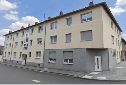 Geilenkirchen Apartamento | L21-Apartment Geilenkirchen OT Teveren, 3 Zimmer, 6 Betten, Standardisierte Ausstattung, ideal für Reisende, Pendler, Familien