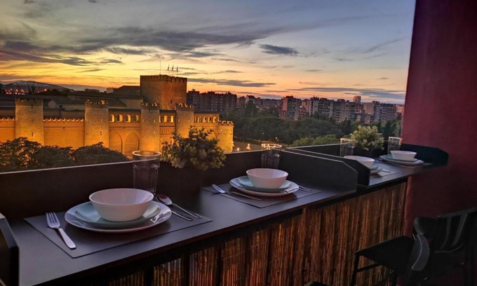 La Almozara Apartamento | La balconada de la Aljafería con parking privado