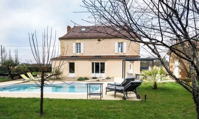 Cours-de-Pile Casa | La Bastide : Piscine Chauffée, Clim et Pétanque, Animaux Acceptés !