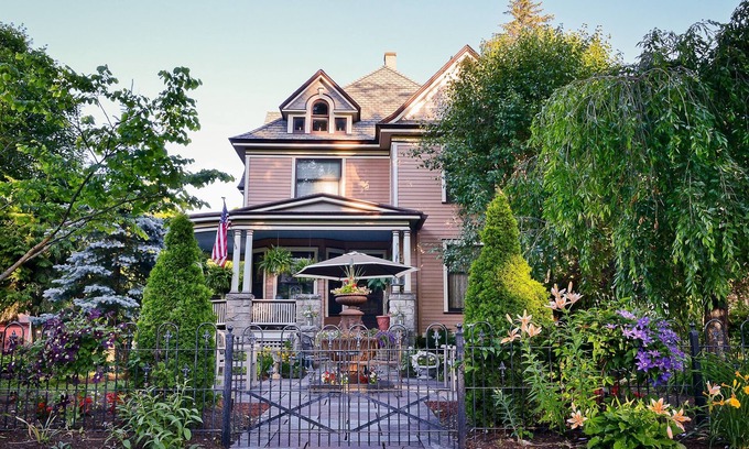 Wellsboro Casa | La Belle Auberge