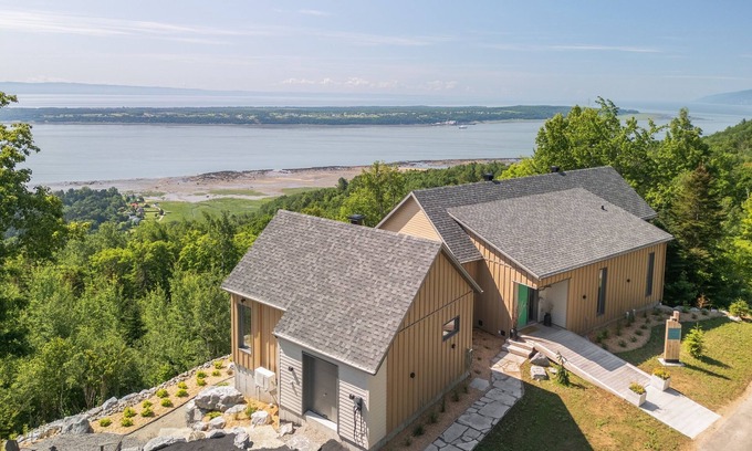 Saint-Joseph-de-la-Rive Casa | La Bergerie – BRAND NEW, Be among the first!