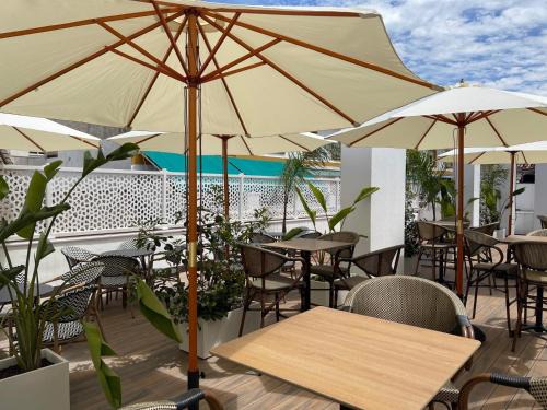 Centro Comercial Hotel | La Boutique Puerta Osario