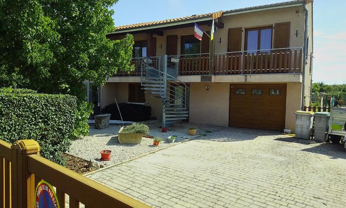 Aulnat Apartamento | LA BOUVIERE