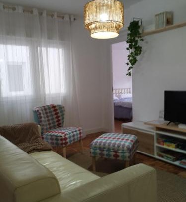 Aviles Apartamento | La cámara secreta de BelNi