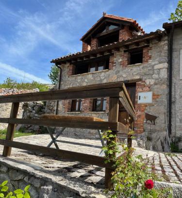 Sotres Chalet De Esquí | La Cabaña de Ana Juana