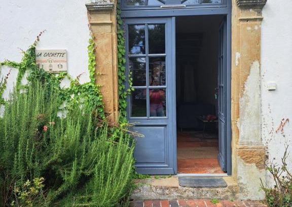 Lascazeres Apartamento | La Cachette