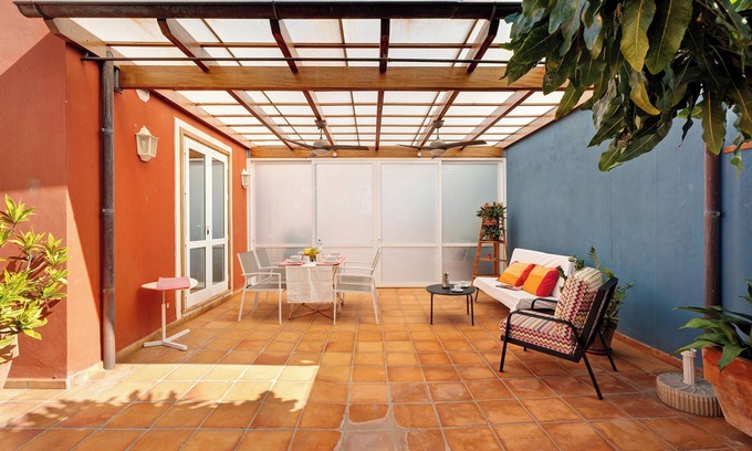Playa San Juan Villa | 'La Calabacera Casa Amarilla' con vistas al mar, piscina compartida y Wi-Fi