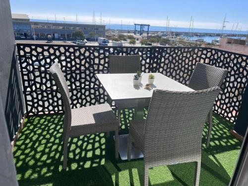 Caleta de Velez Apartamento | La caleta Bodegón 2 HOME RENT MALAGA