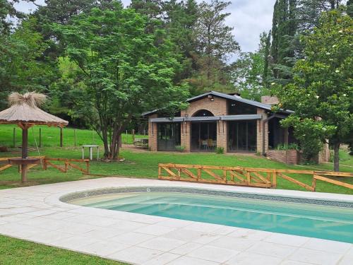 Villa Icho Cruz Casa | La Calma, casa frente al río, gran parque y pileta