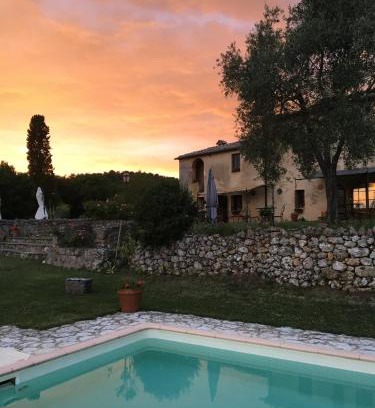 Monteriggioni Cama Y Desayuno | La Canonica Di San Michele