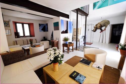 Almodovar del Río Casa | La Casa de la Luz. ArtistHome