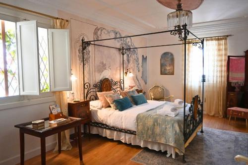 Mula Cama Y Desayuno | La Casa de los Coy