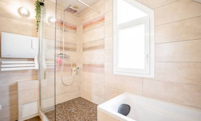 Ousse Cama Y Desayuno | La Casa des Augas 3-bedroom rental on the first floor of our house