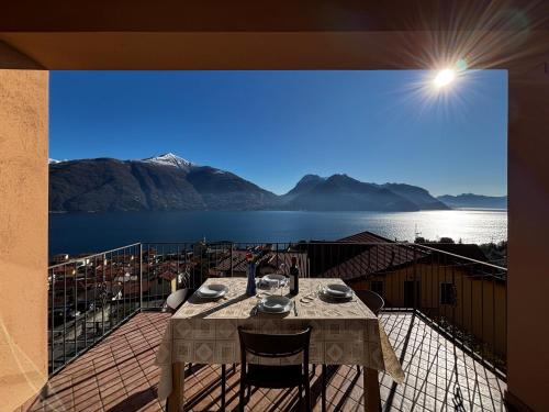 Santa Maria - Rezzonico Apartamento | La casa di Emy- Larihome A74