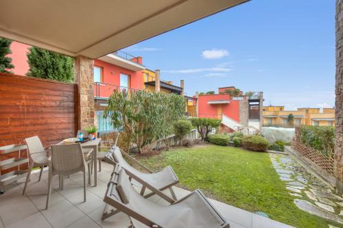 Toscolano Maderno Apartamento | La Casa di Gioia - shared pool & view - Happy Rentals