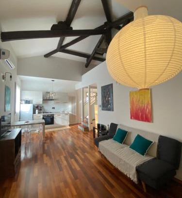 Province of Bologna Apartamento | La Casa di Giulia, spazioso loft su due livelli a 10 minuti di macchina dal centro