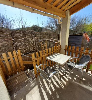 Greoux-les-Bains Casa | La casa Elisa Gîte T2 indépendant