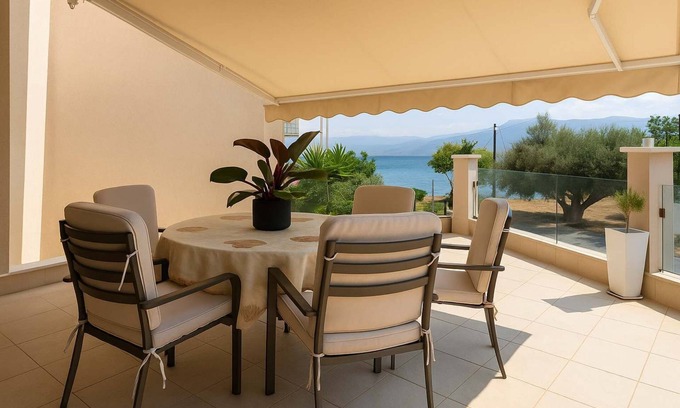 Marathias Casa | La Casa Rosa Seaside Getaway
