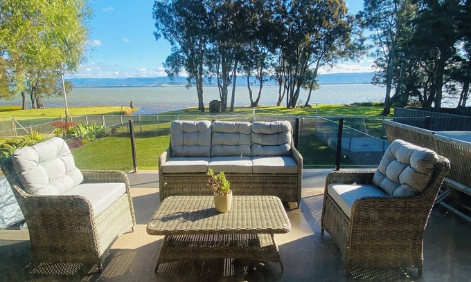 Primbee Casa | LA CASA SUL LAGO. Stunning lakefront home with direct access to lake Illawarra.