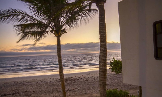 Puerto Villamil Hotel | La Casita de la Playa