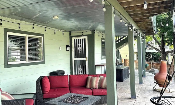 Thornton Condominio | La Casita De Salazar