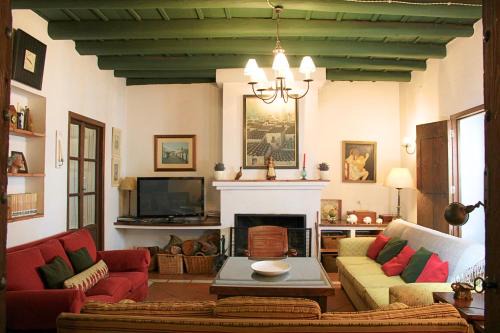 Aracena Casa | La Casona de los Cucos by SIERRA VIVA