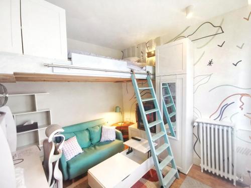 Asnieres-sur-Seine Casa | La chambre COCTEAU
