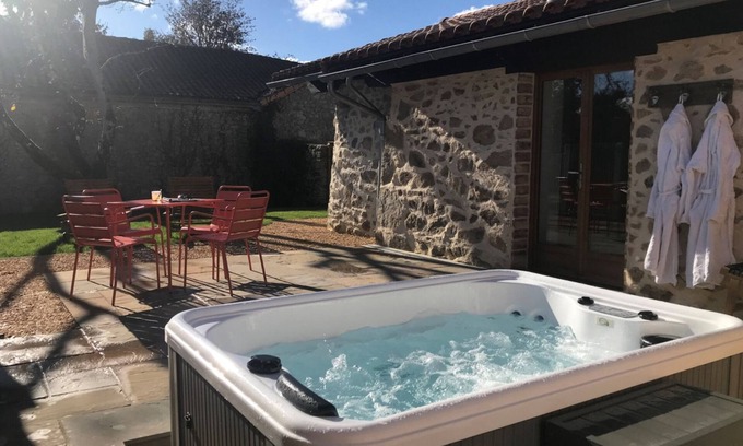 Maisonnais-sur-Tardoire Cabaña | La Charnière Chadalais