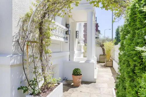 Deauville City Centre Casa | La charmante maison blanche