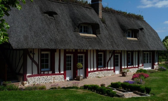 Saint-Leger-de-Rotes Casa | LA CHAUMIERE