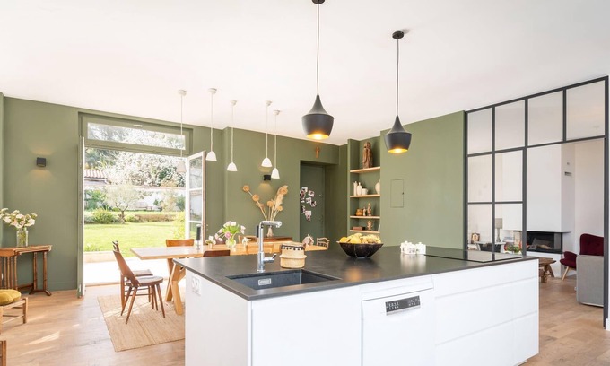 La Mulatiere Villa | La closerie, charming house with garden and pool
