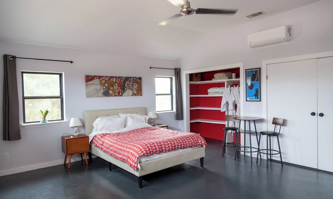 Alpine Apartamento | La Cochera Private Apartment - No Cleaning Fee