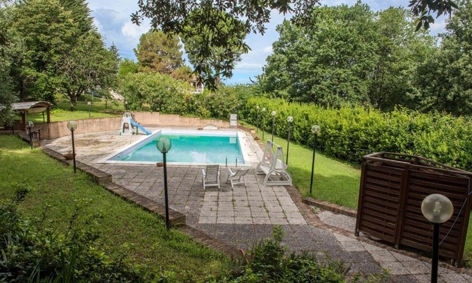 Offagna Apartamento | LA COLOMBARA - Offagna, meravigliosa villa con piscina