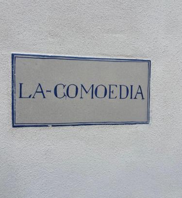 Amelia Cama Y Desayuno | La Comoedia