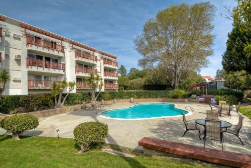 Carlsbad Apartamento | La Costa Condo Pool BBQ Gated Parking
