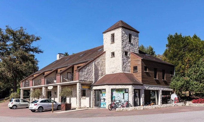 Berny Riviere Apartamento | La Croix du Vieux Pont campsite***** - Apartment 3 rooms 4 adults + 2 children - TV