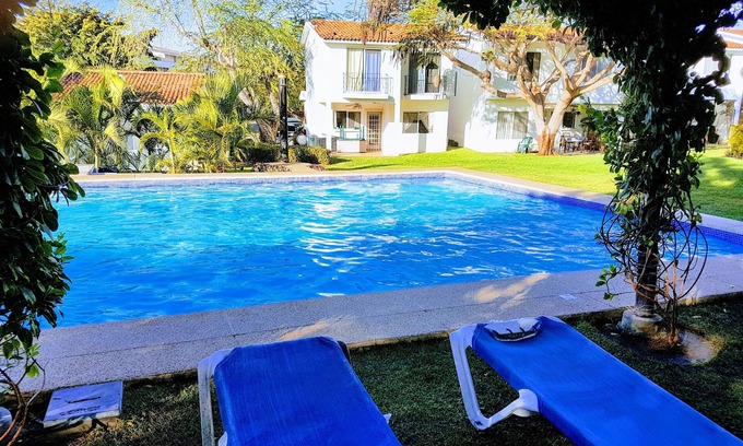 La Puntilla Villa | La Cruz de Huanacaxtle, Caminando hacia la playa